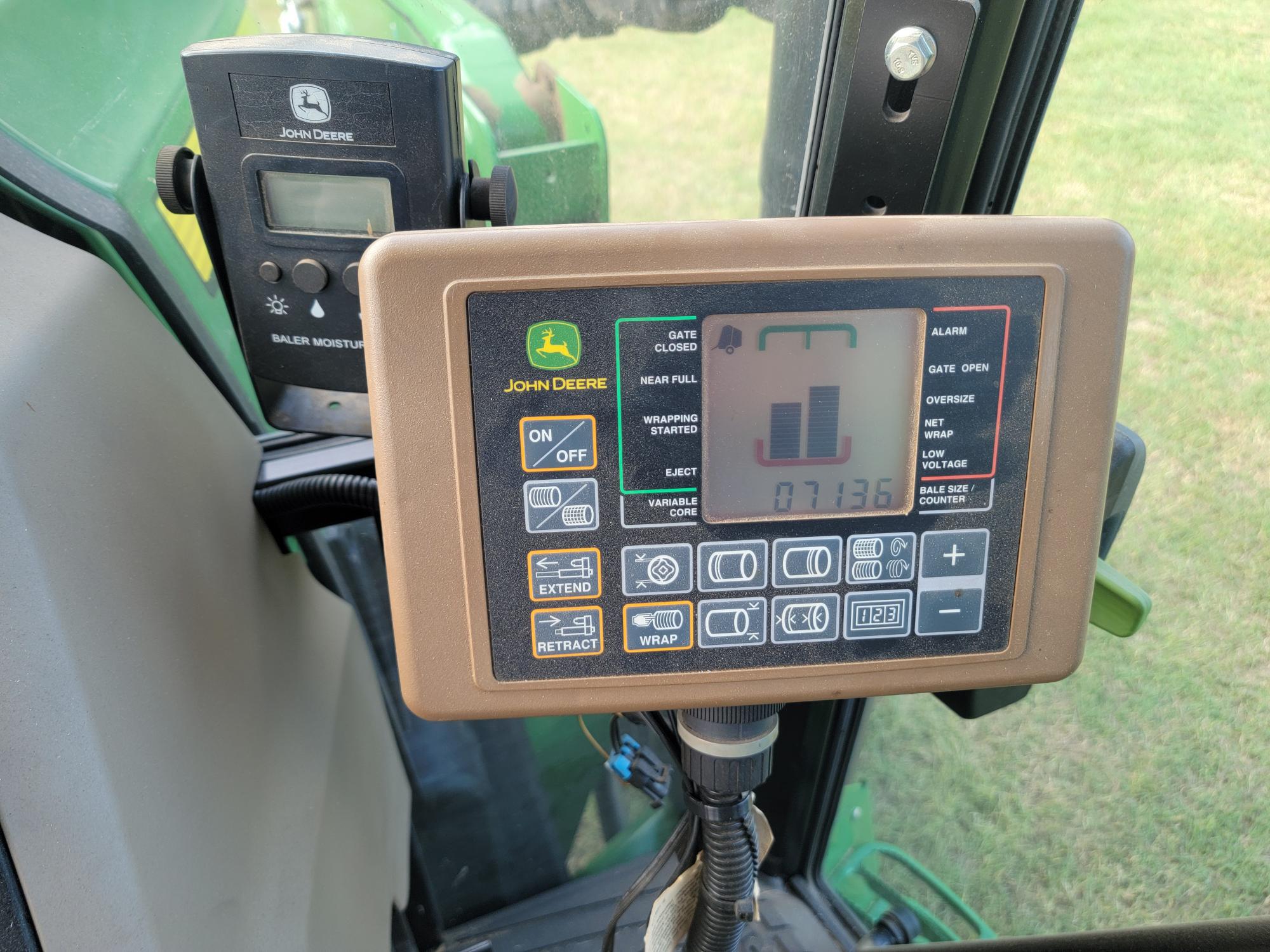 2004 John Deere 467 Image 11