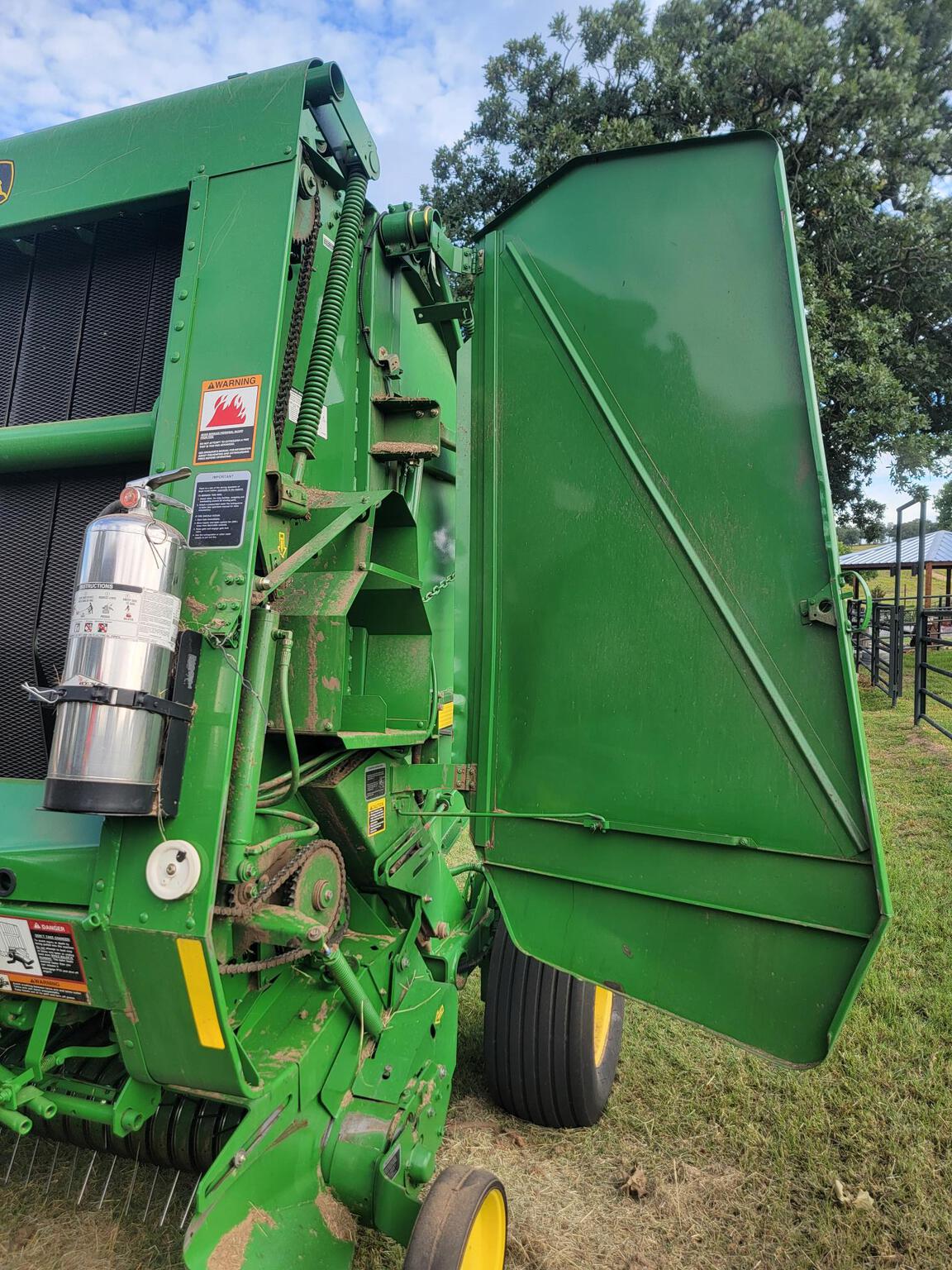 2004 John Deere 467 Image 10