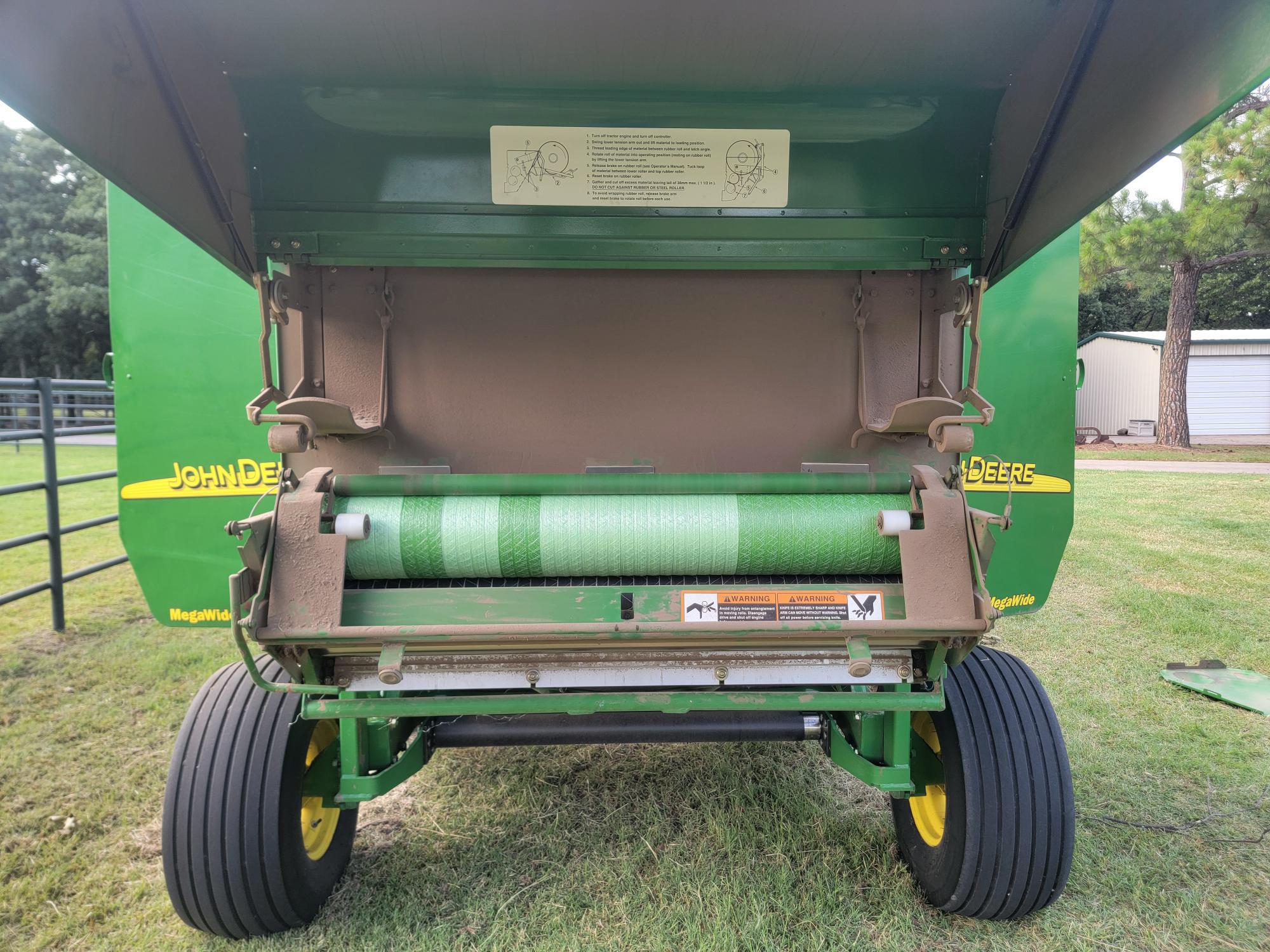 2004 John Deere 467 Image 16