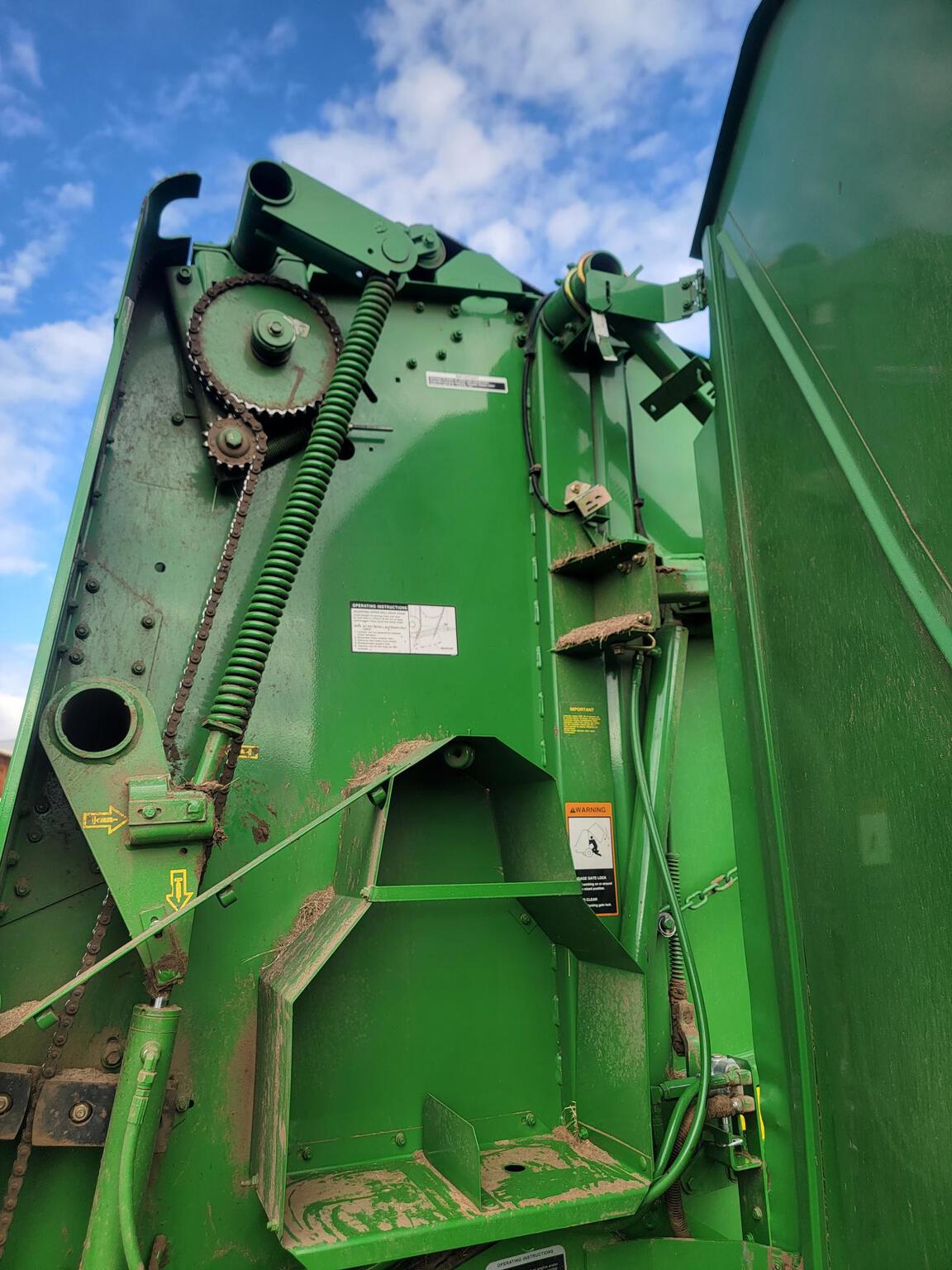 2004 John Deere 467 Image 4