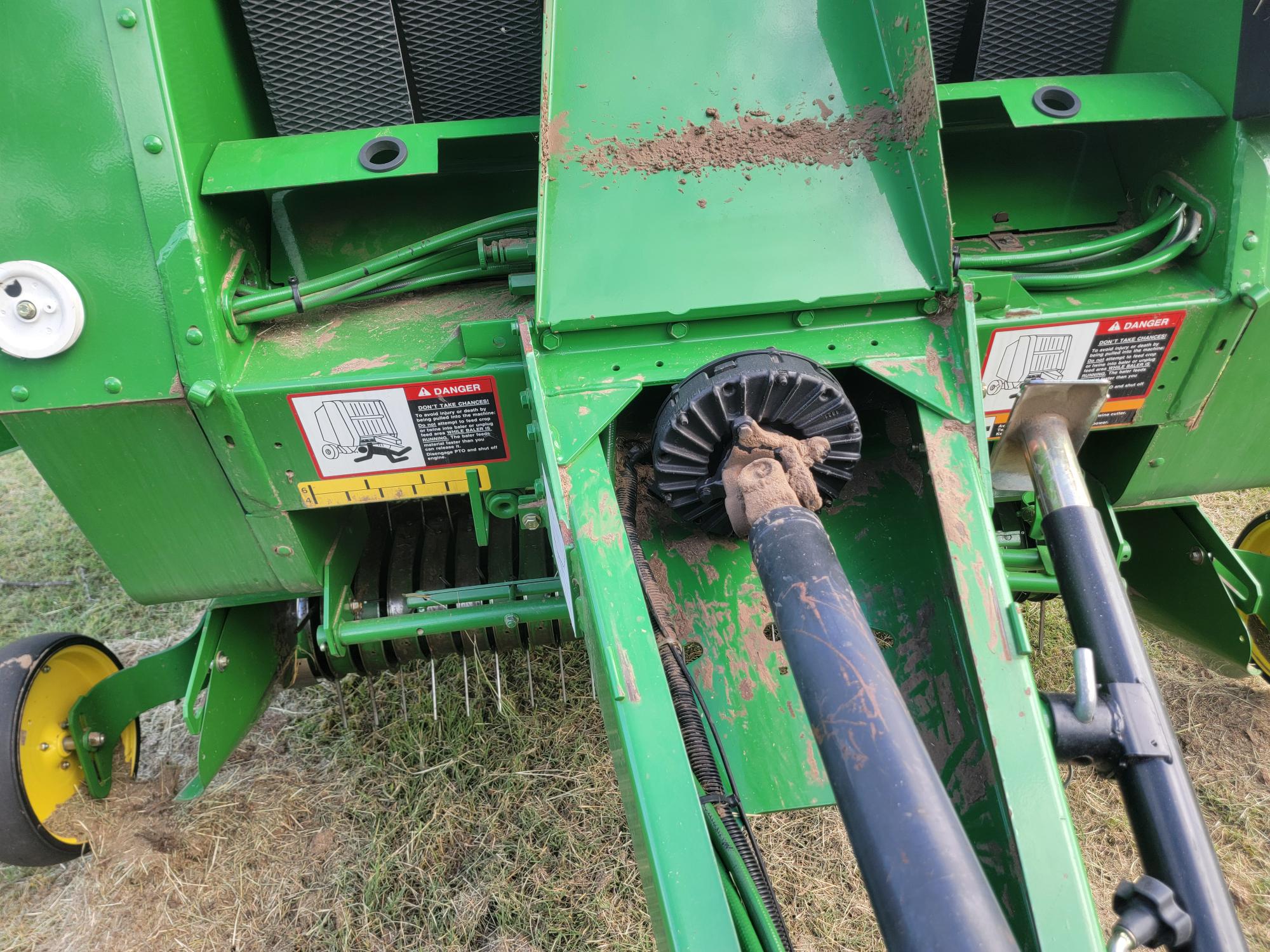 2004 John Deere 467 Image 17