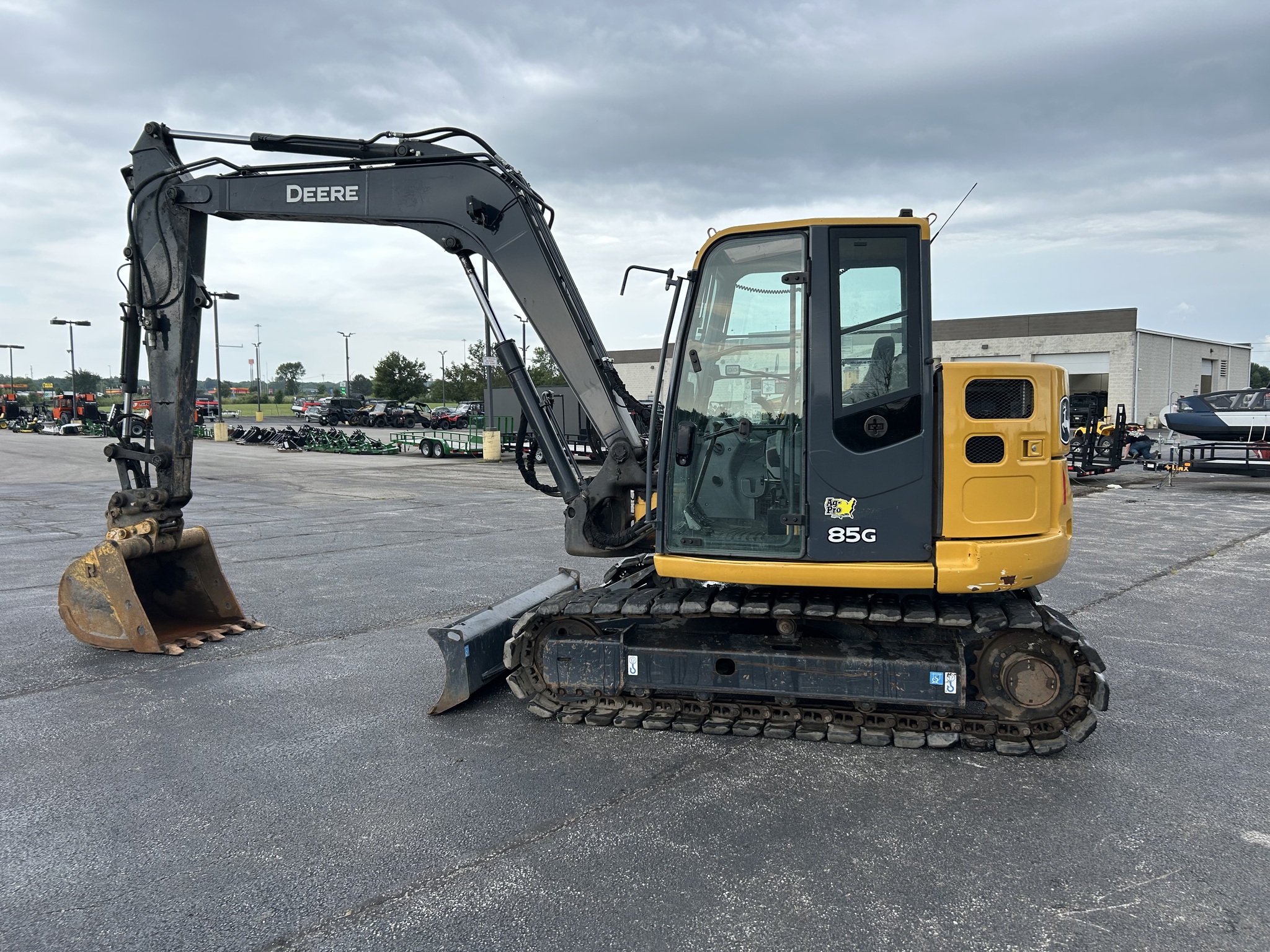 2023 John Deere 85G Image 2