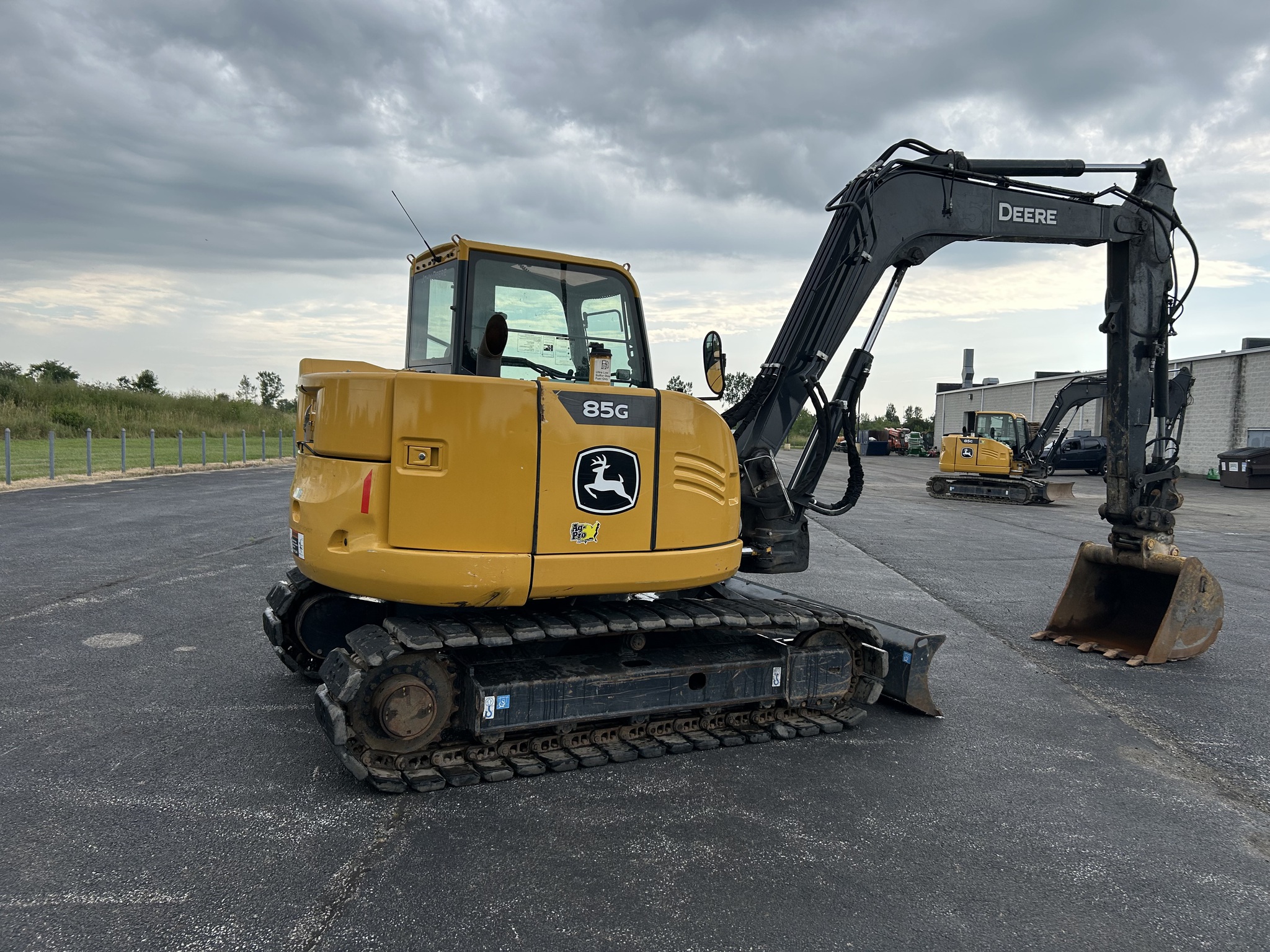 2023 John Deere 85G Image 3