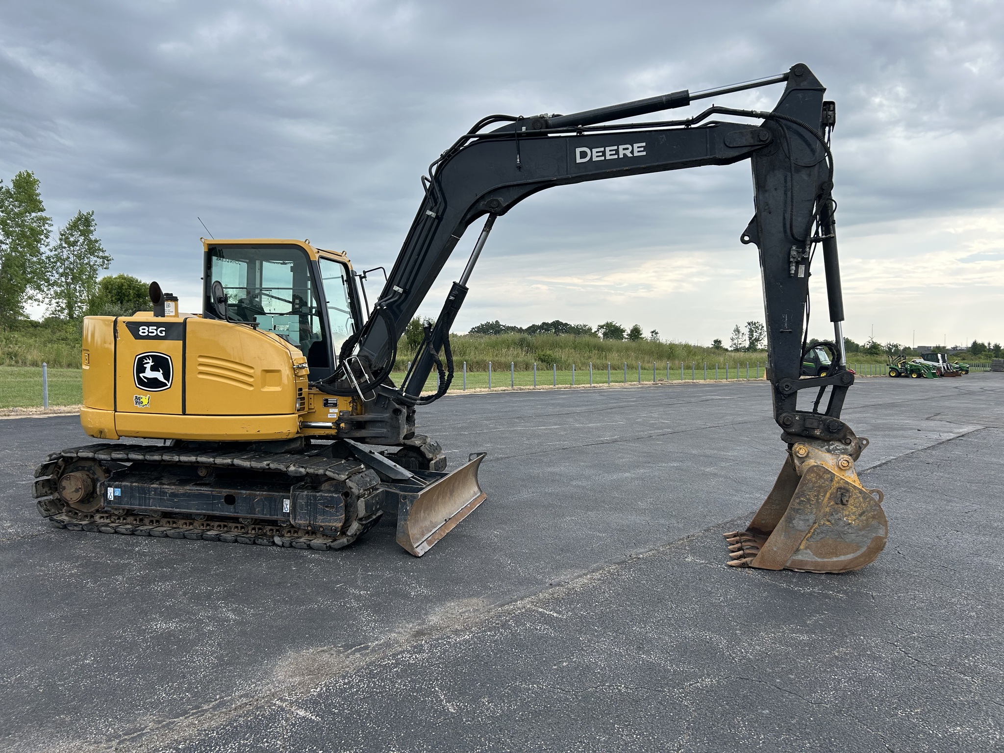 2023 John Deere 85G Image 4