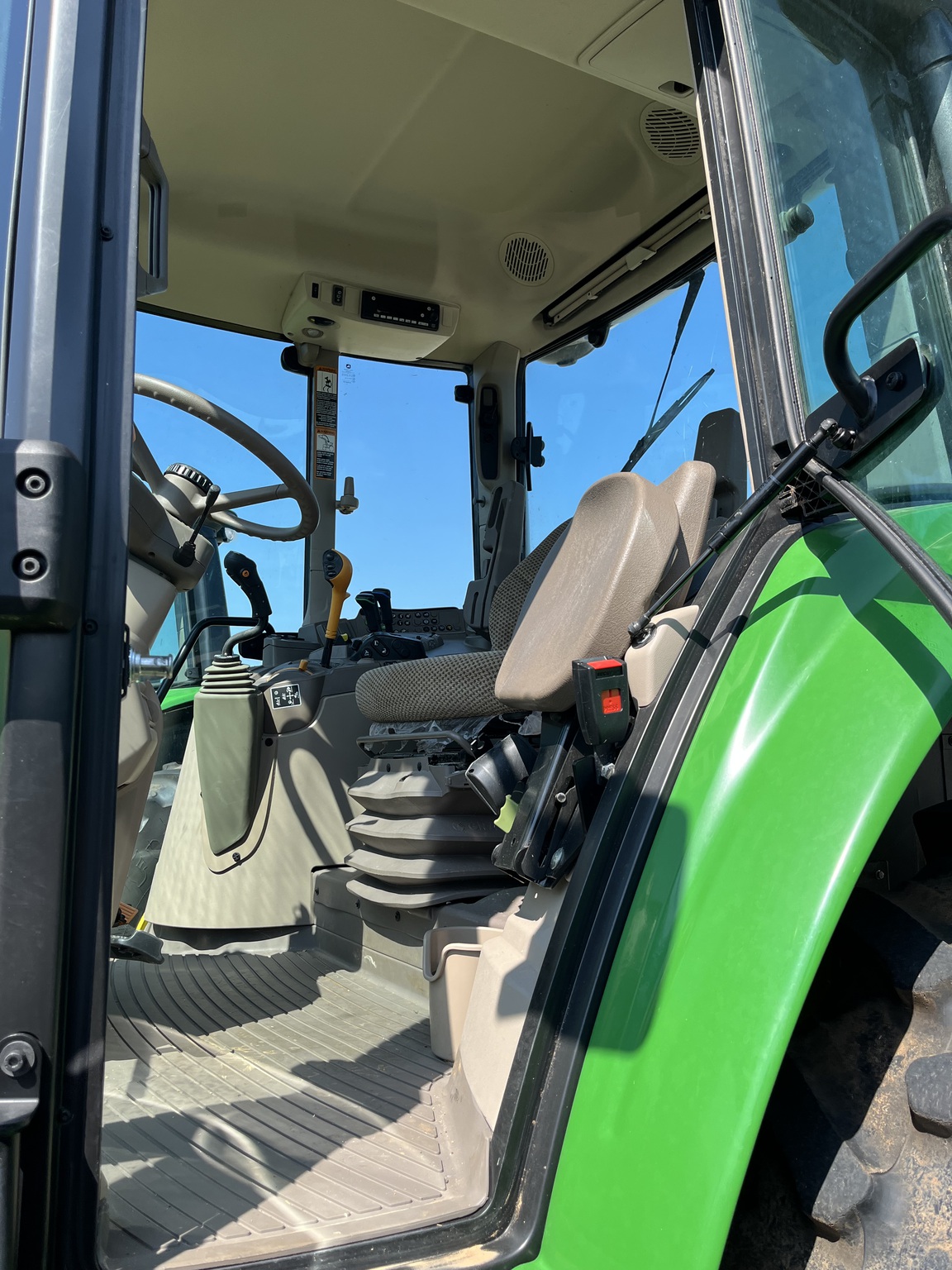 2024 John Deere 6155M Image 6