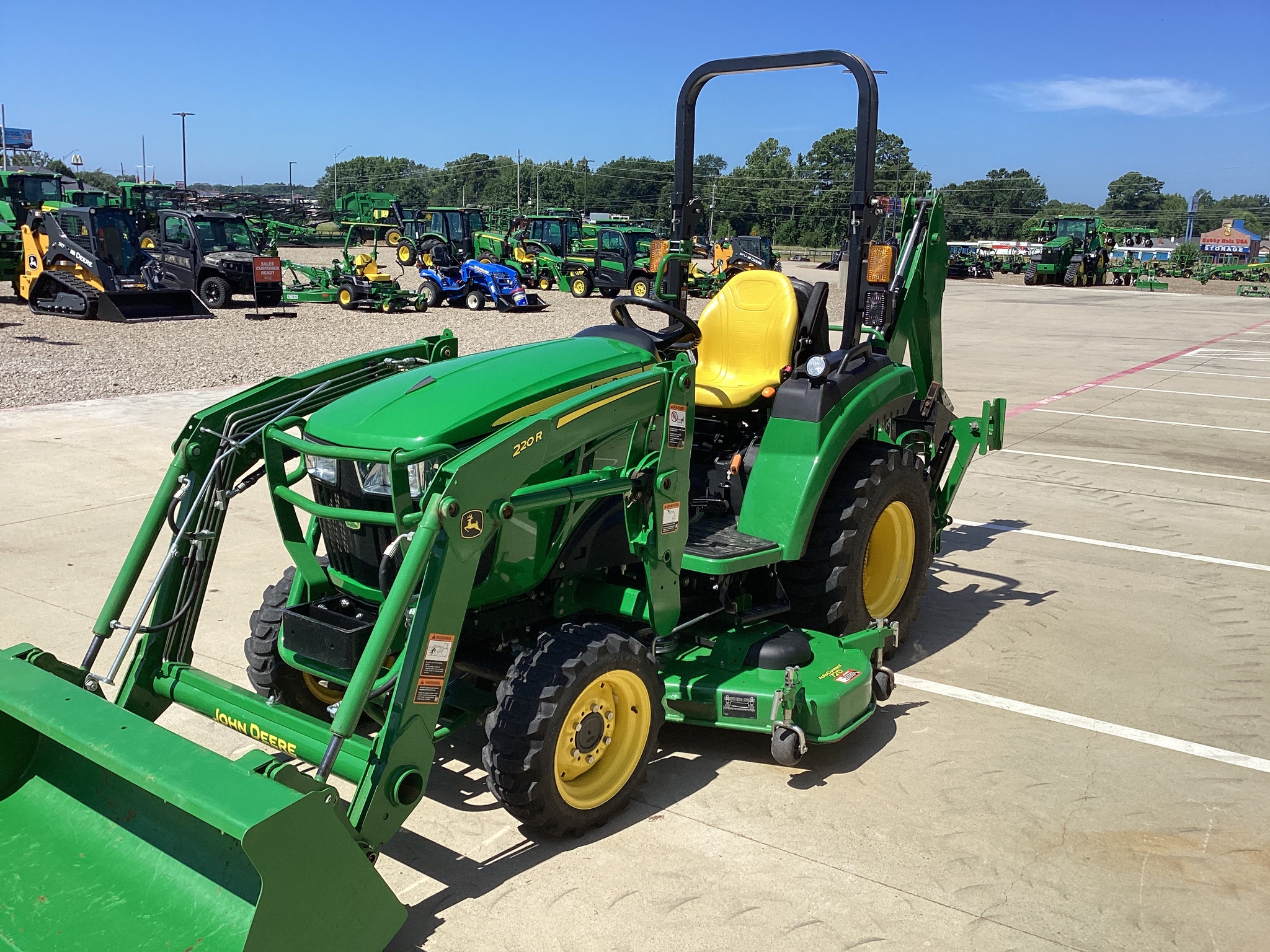2023 John Deere 2032R Image 2