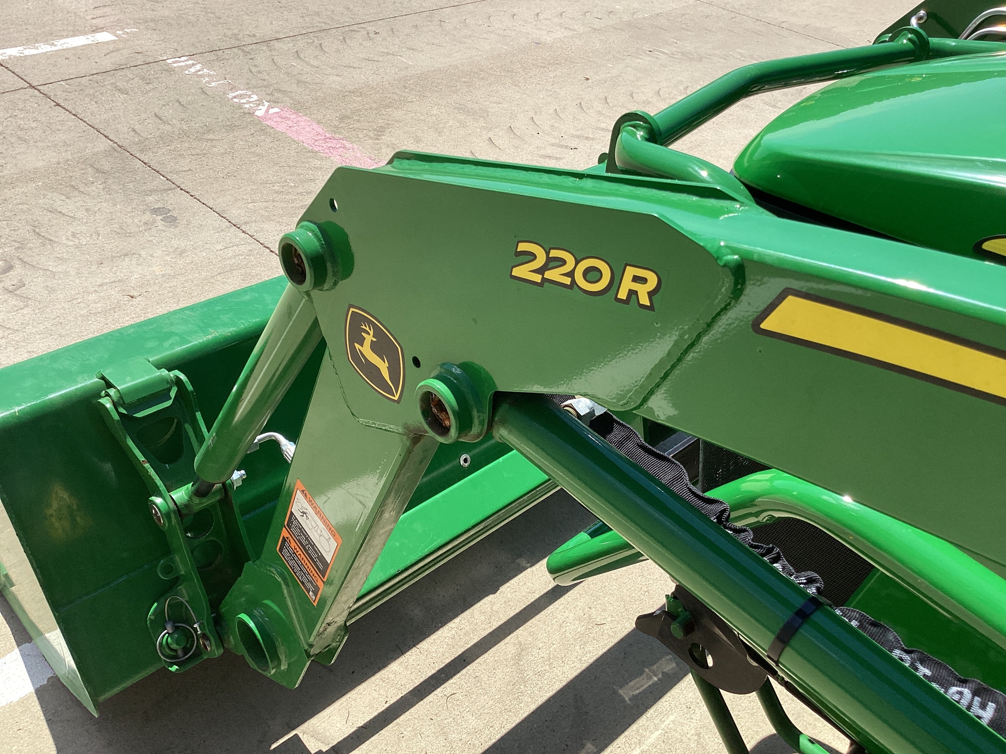 2023 John Deere 2032R Image 21