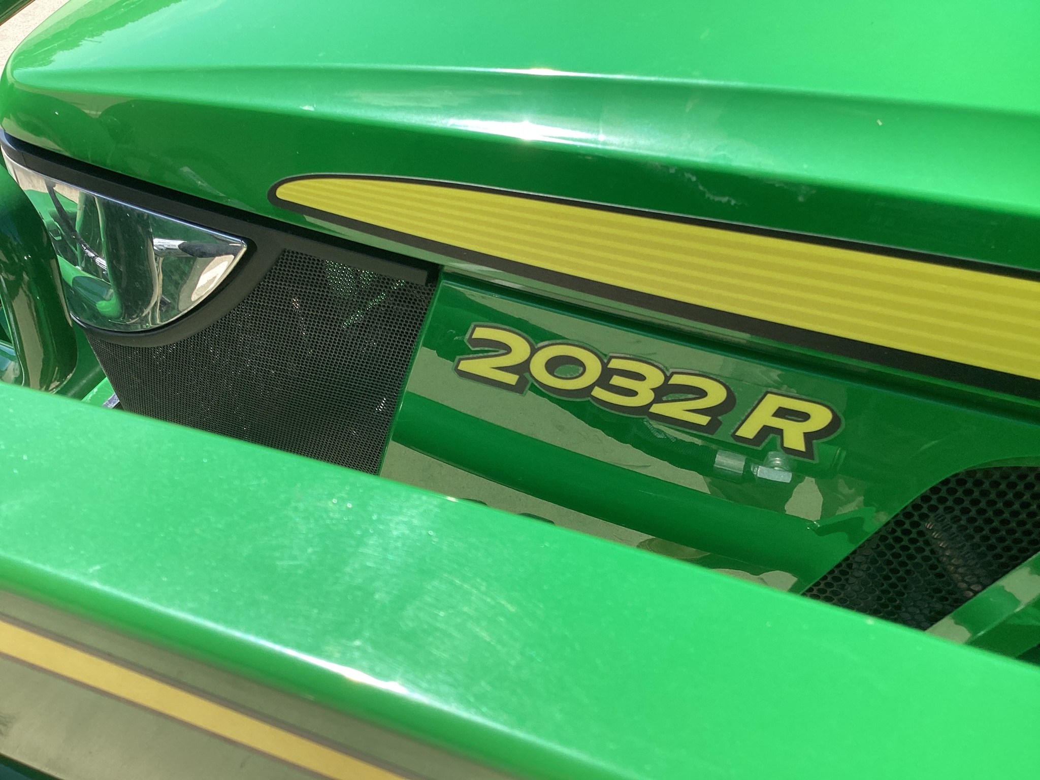 2023 John Deere 2032R Image 20