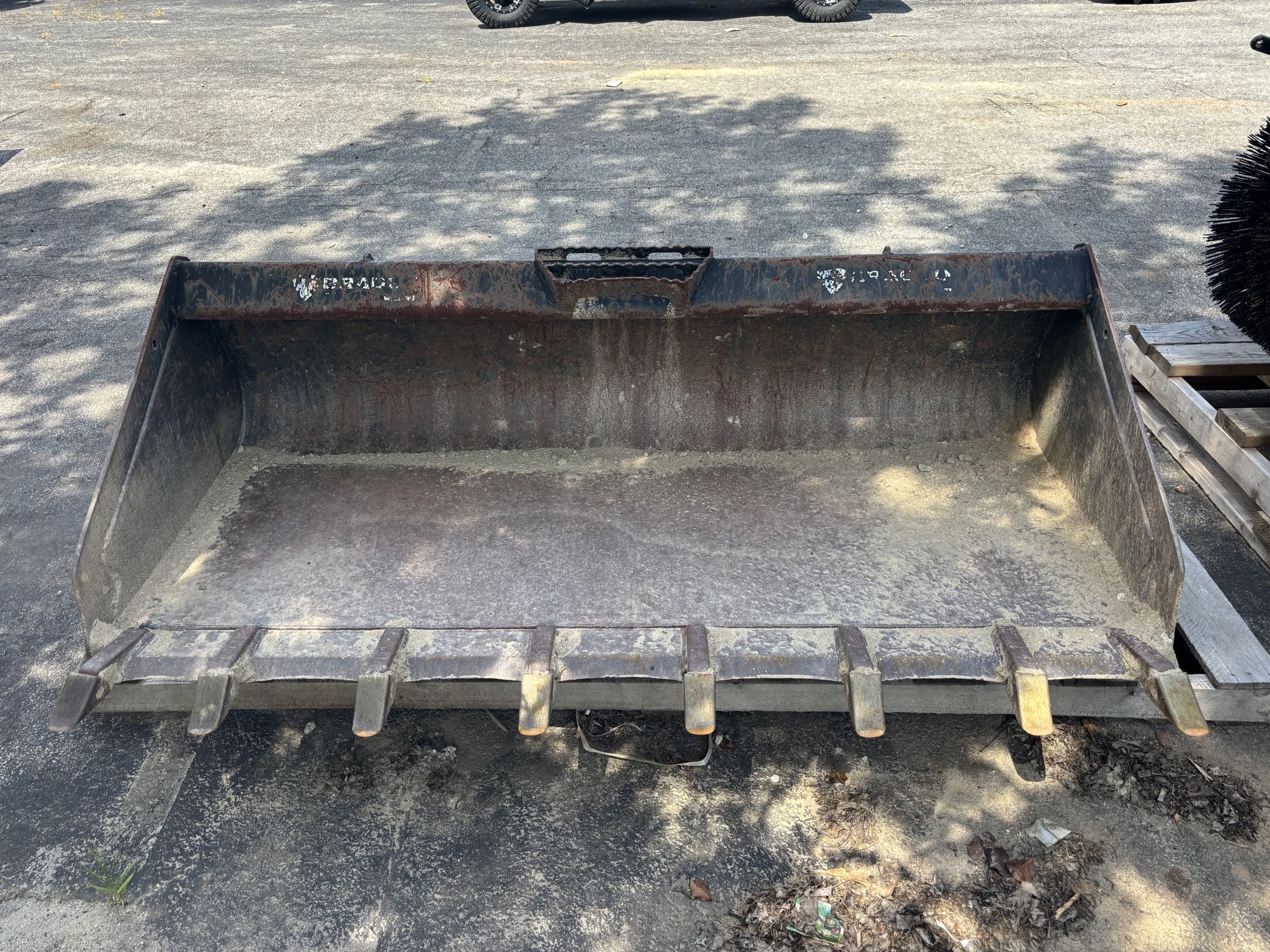 2018 John Deere PALADIN SKID STEER TOOTH  BUCKET 72IN Image 3