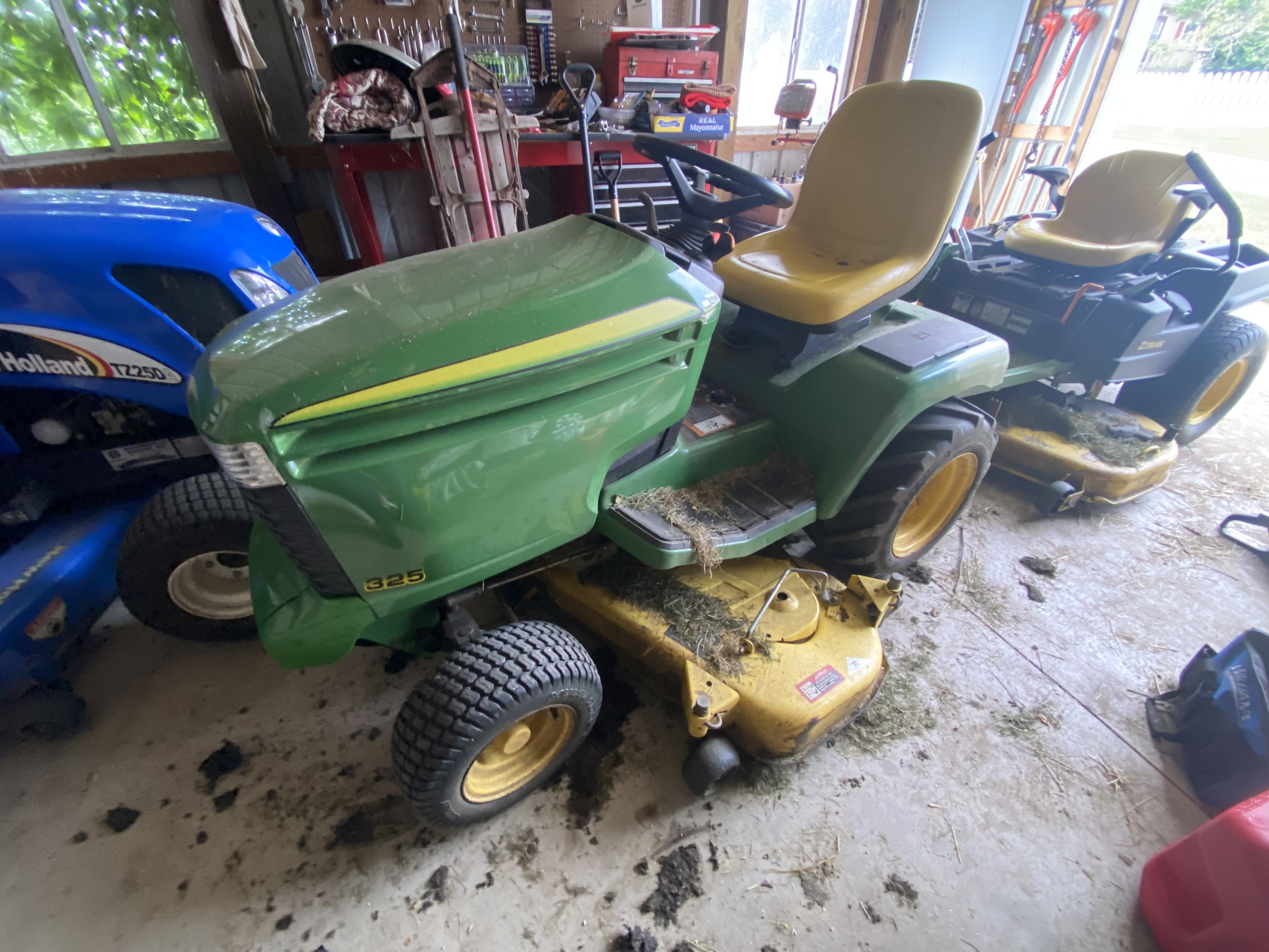 1999 John Deere 325 Image 4