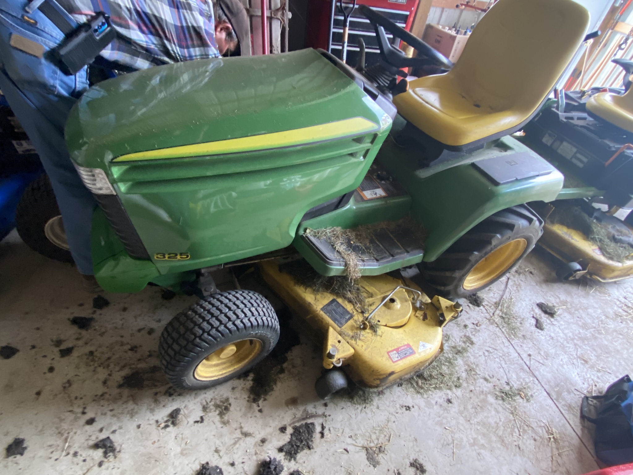 1999 John Deere 325 Image 5