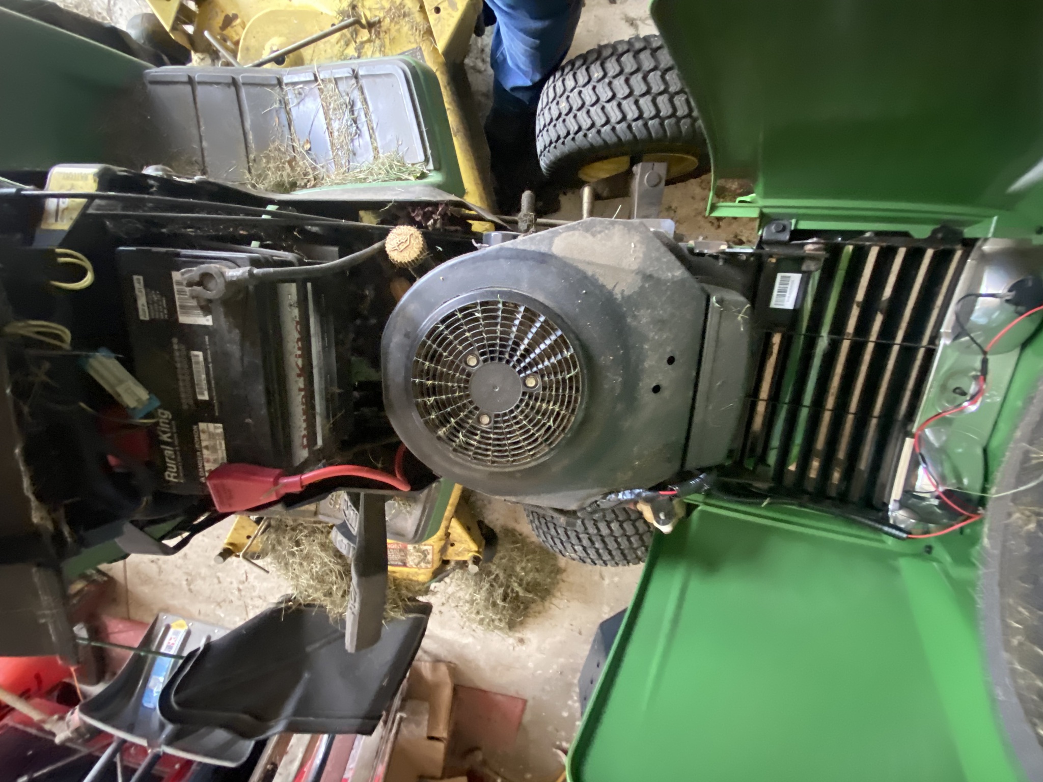 1999 John Deere 325 Image 11