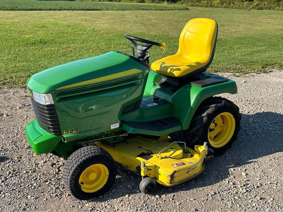 1999 John Deere 325 Image 3