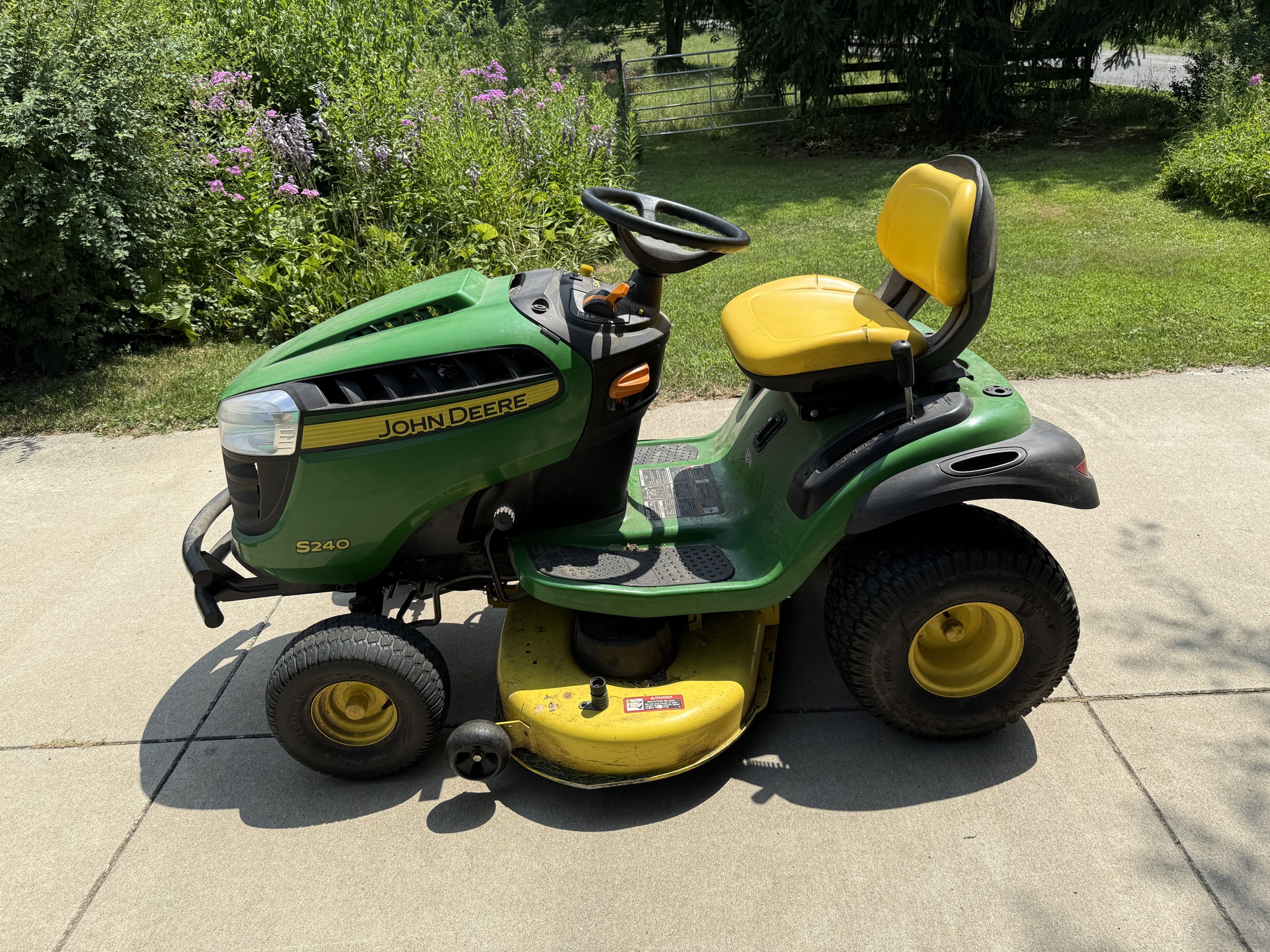 2016 John Deere S240 Image 5