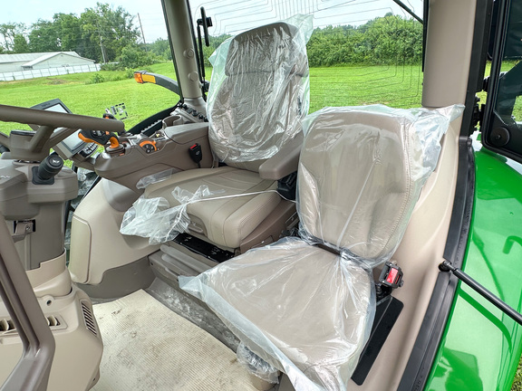 2023 John-Deere 6R 155