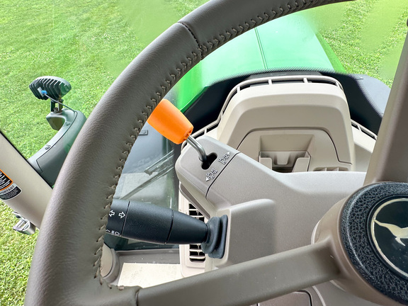 2023 John-Deere 6R 155