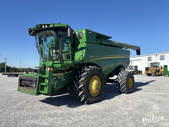 Photo of 2023 John Deere S790