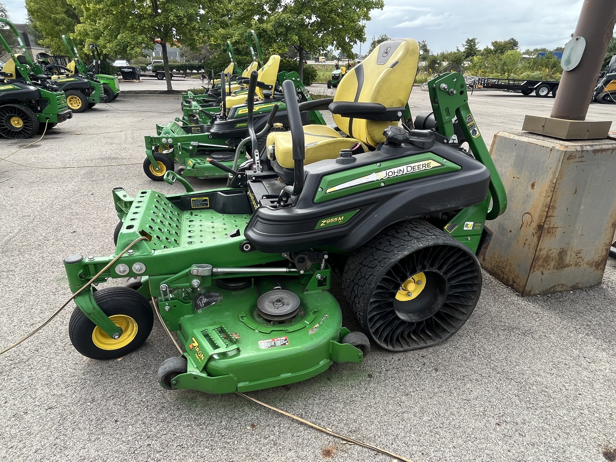 2020 John Deere Z955M EFI Image 5