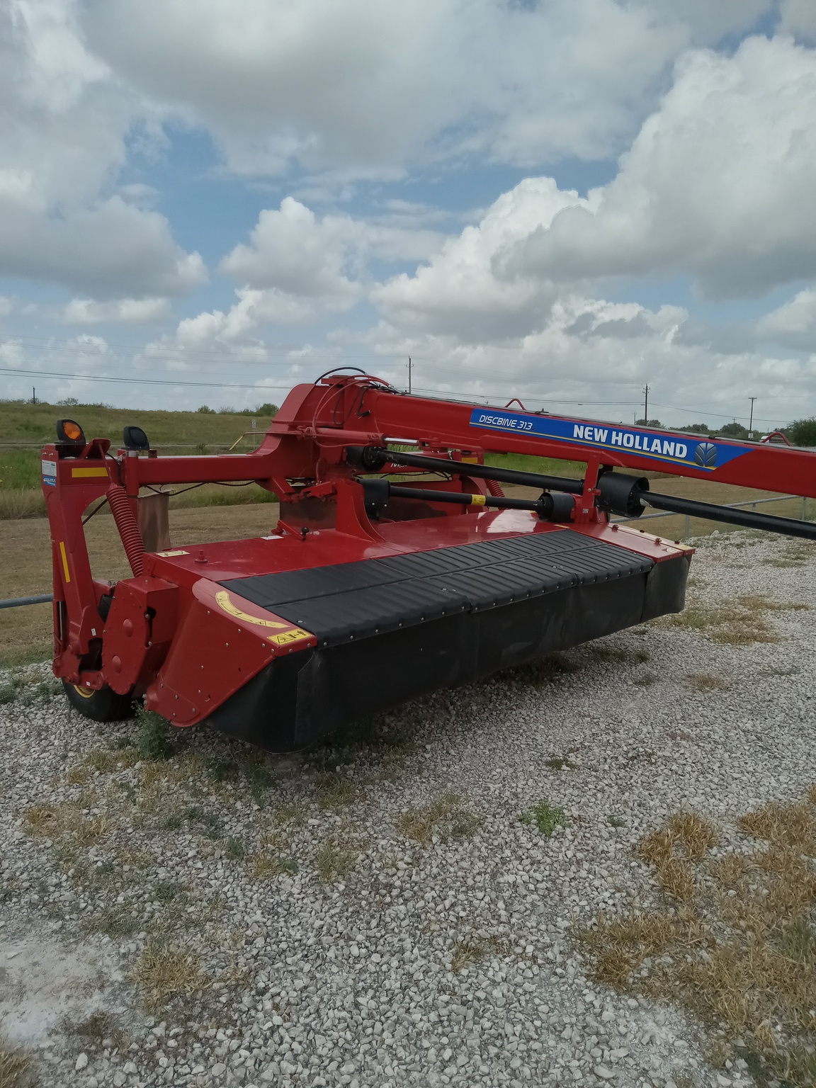 2022 New Holland 313 Image 2