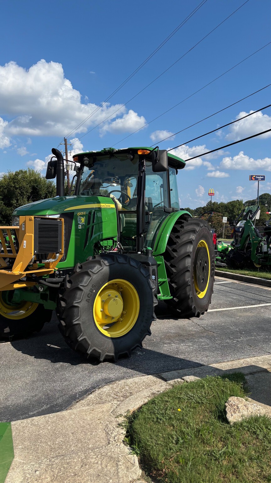 2024 John Deere 6105E Image 3