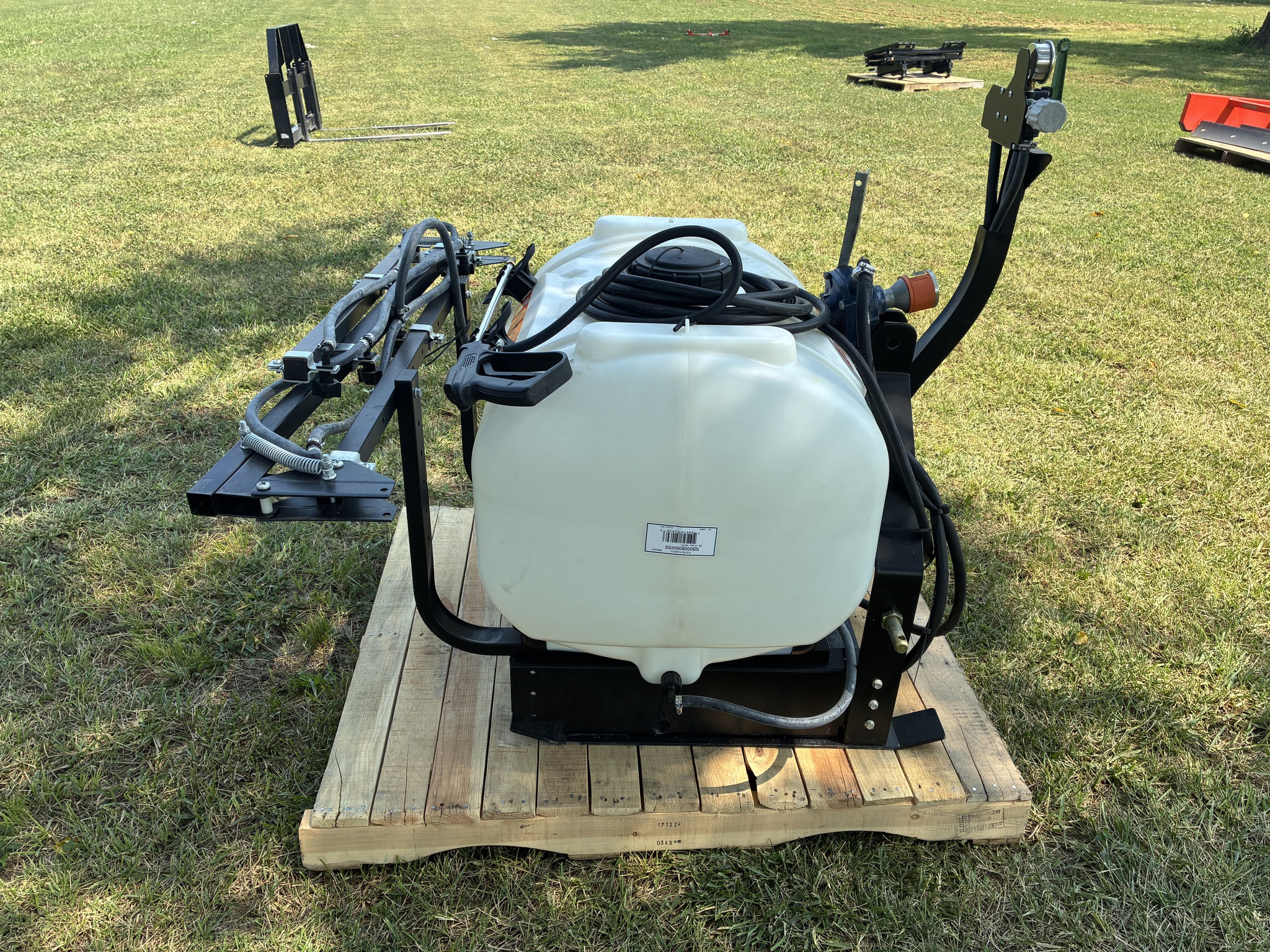 2022 Kubota 60GAL SPRAYER Image 5