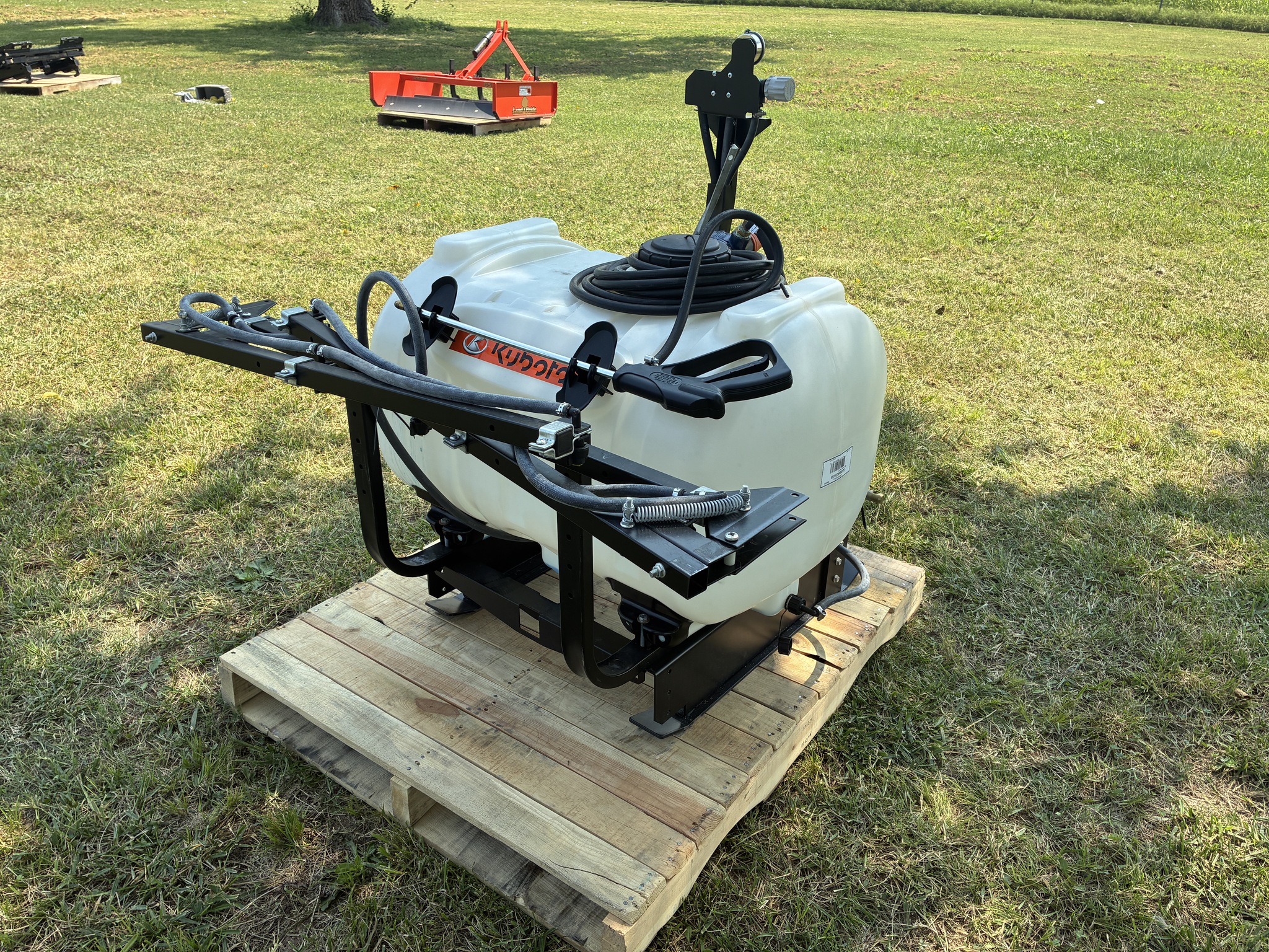 2022 Kubota 60GAL SPRAYER Image 4