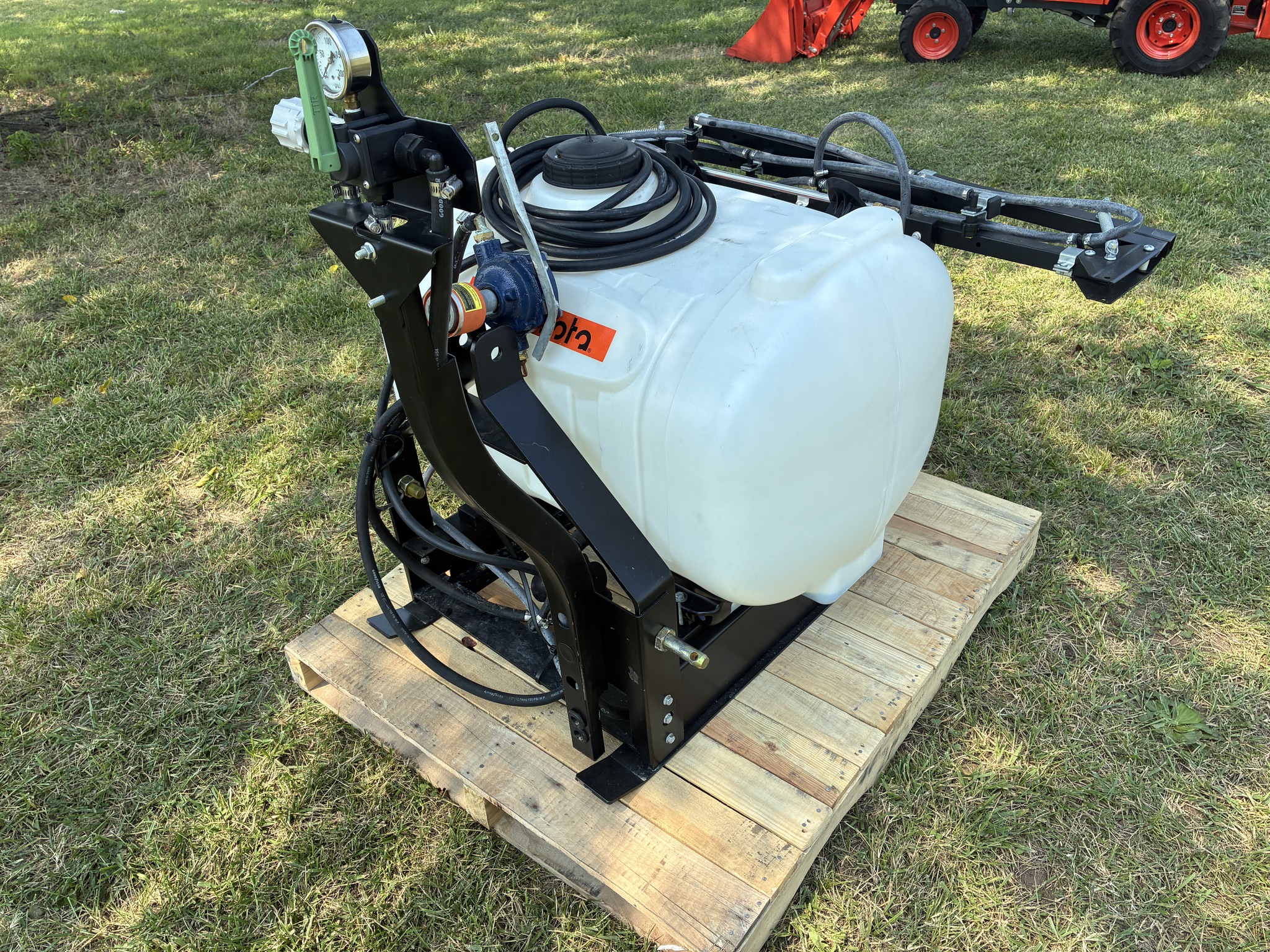 2022 Kubota 60GAL SPRAYER Image 1