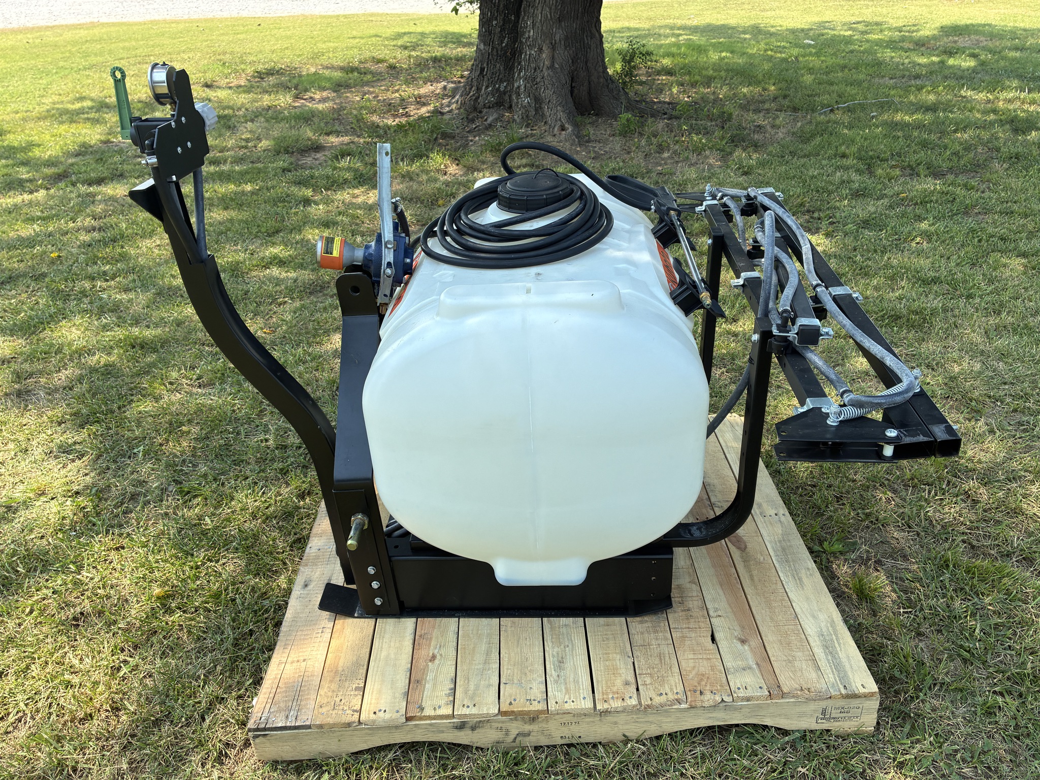 2022 Kubota 60GAL SPRAYER Image 2