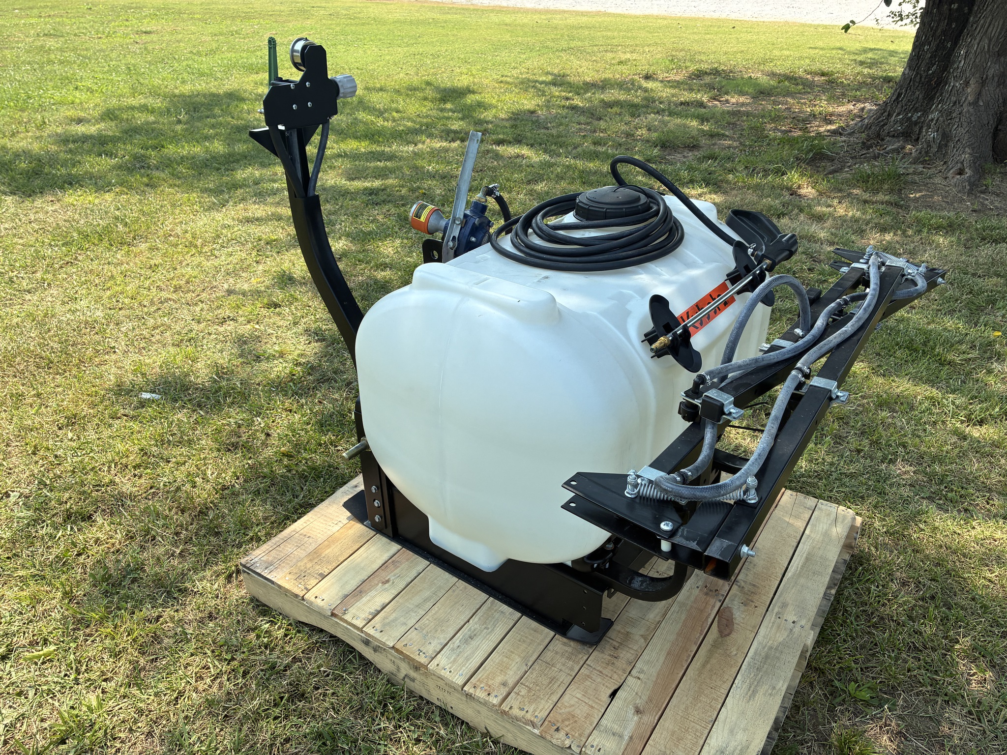 2022 Kubota 60GAL SPRAYER Image 3