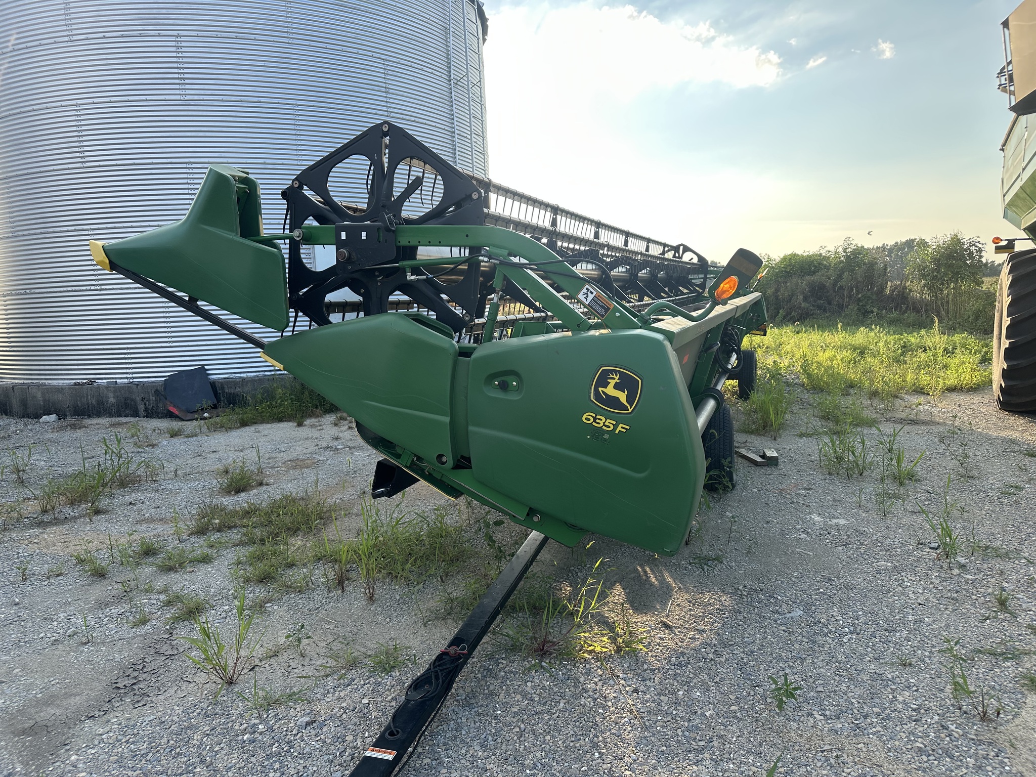 2008 John Deere 635F Image 1