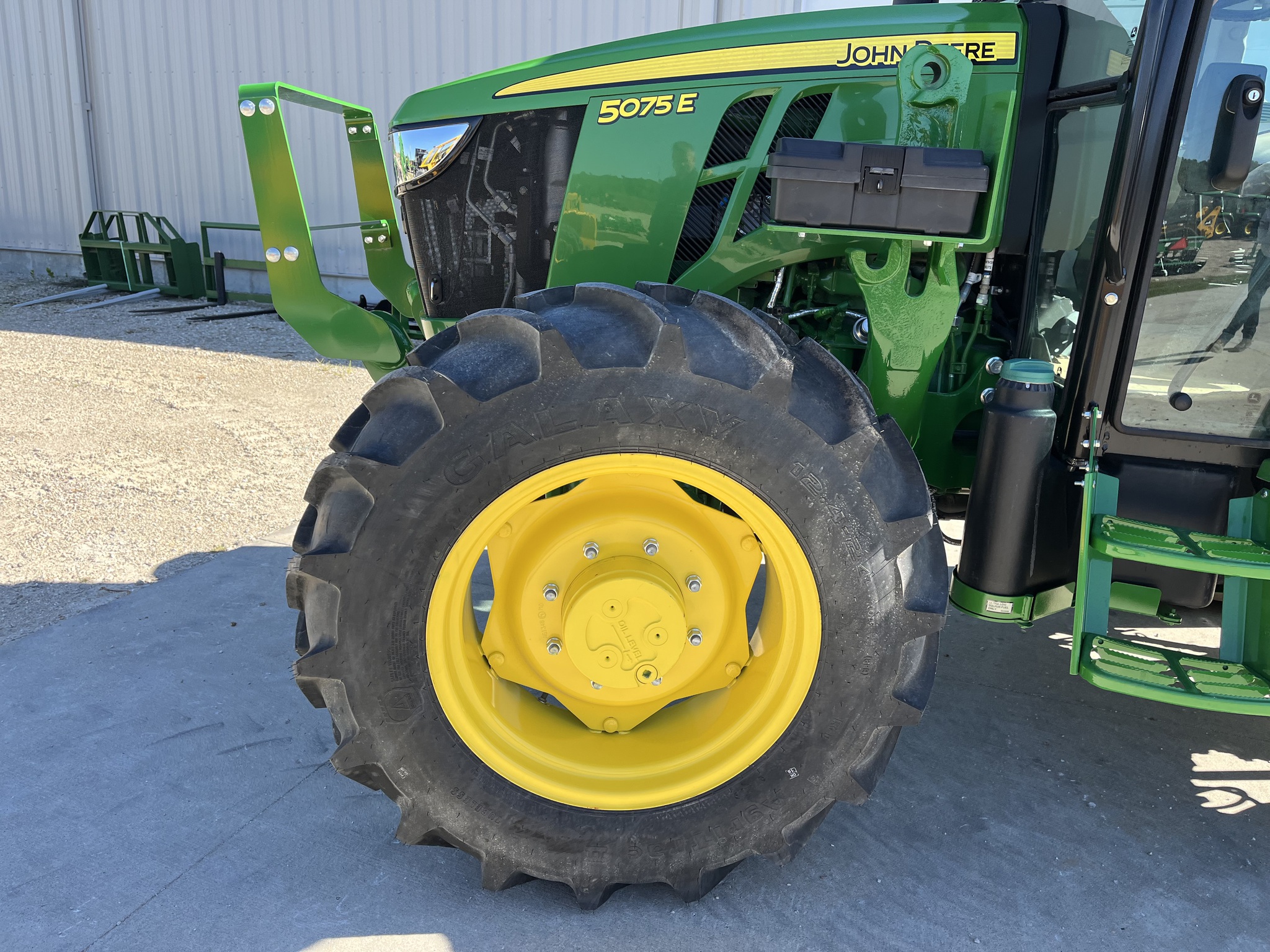 2024 John Deere 5075E at Heritage Tractor in Jefferson City, MO