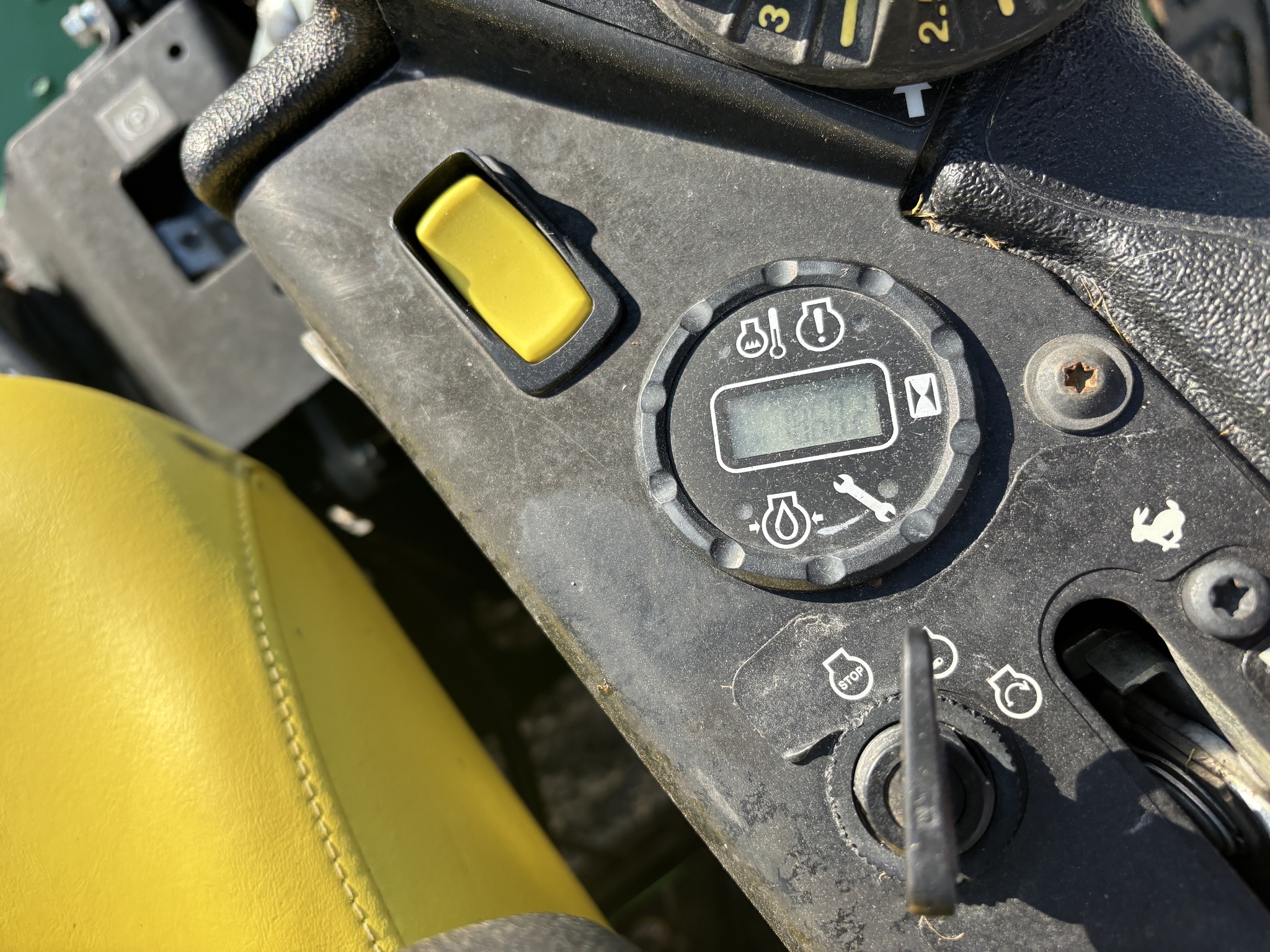 Used 2016 John Deere Z960M Zero Turn Mowers at Koenig Equipment in Franklin, IN - PhotoXL9