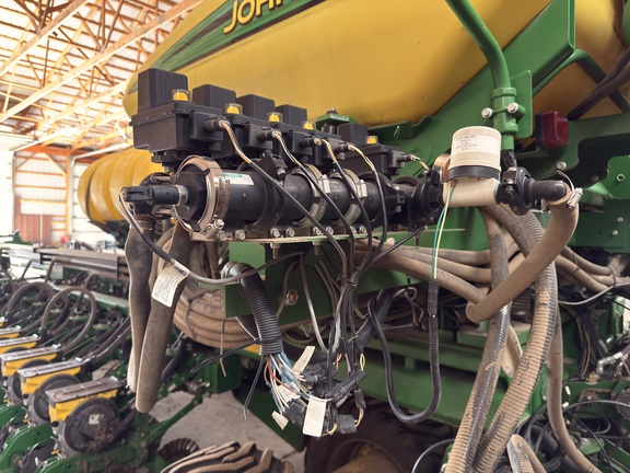 Photo of 2020 John Deere DB83