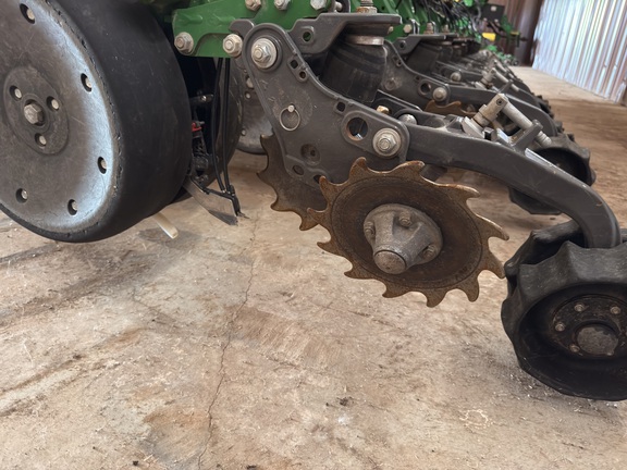 Photo of 2020 John Deere DB83