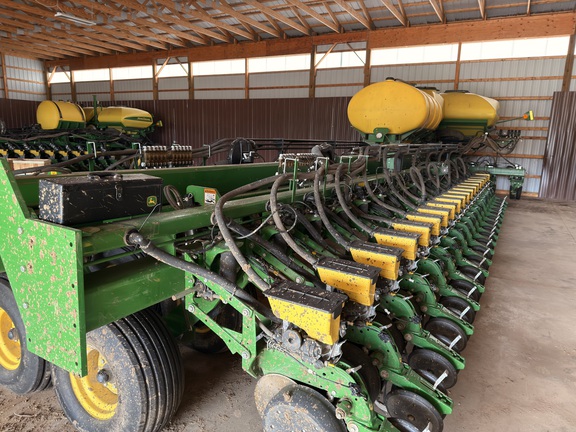 Photo of 2020 John Deere DB83