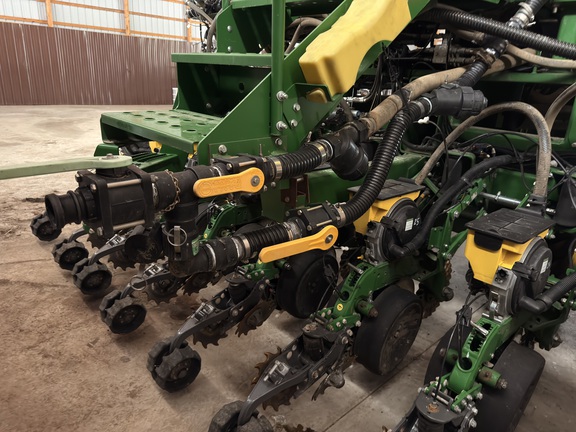 Photo of 2020 John Deere DB83