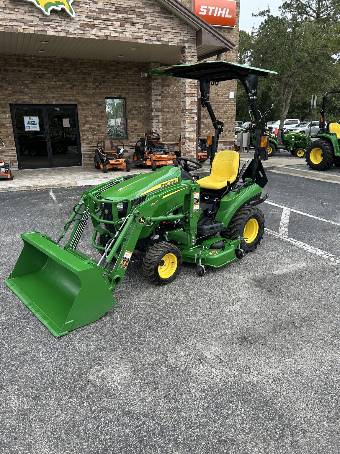 2024 John Deere 1023E Image 1