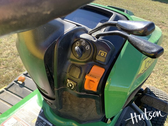 Photo of 2019 John Deere X730