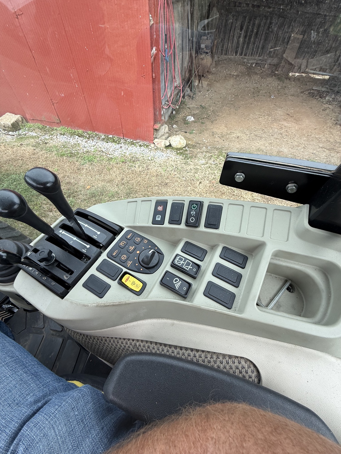 2020 John Deere 4066R Image 10