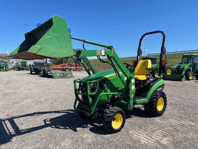 2013 John Deere 1025R Image 2