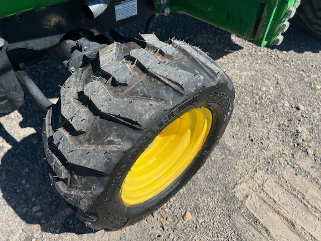 2013 John Deere 1025R Image 15