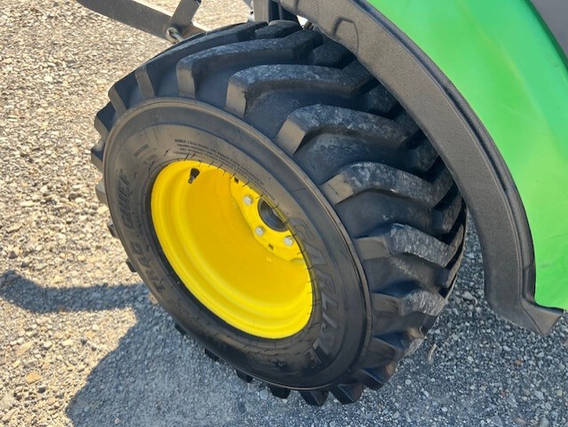 2013 John Deere 1025R Image 17