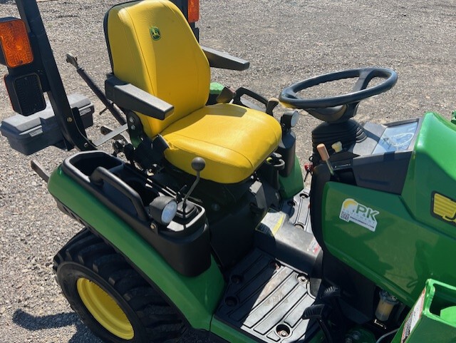 2013 John Deere 1025R Image 12