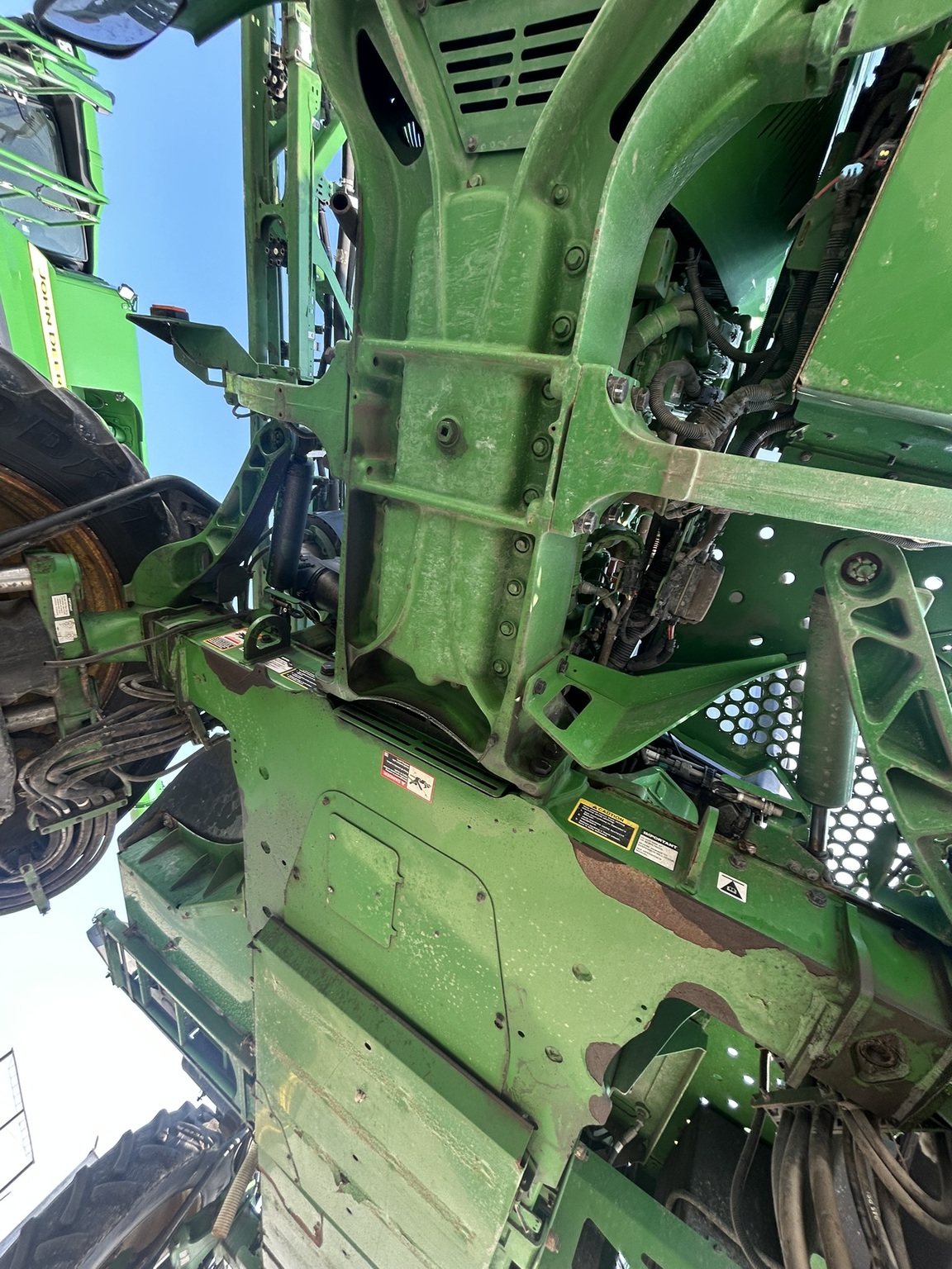 2021 John Deere R4038 Image 9