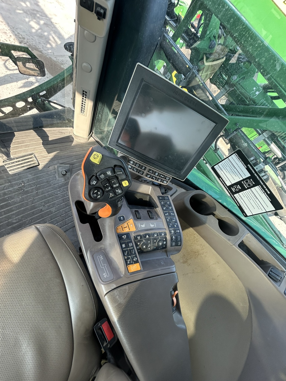 2021 John Deere R4038 Image 12