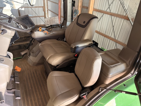 Photo of 2023 John Deere 8RX 410