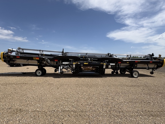 Used 2023 MacDon FD245 Combine Platforms at Horizon Ag & Turf in Lloydminster, AB - Photo6