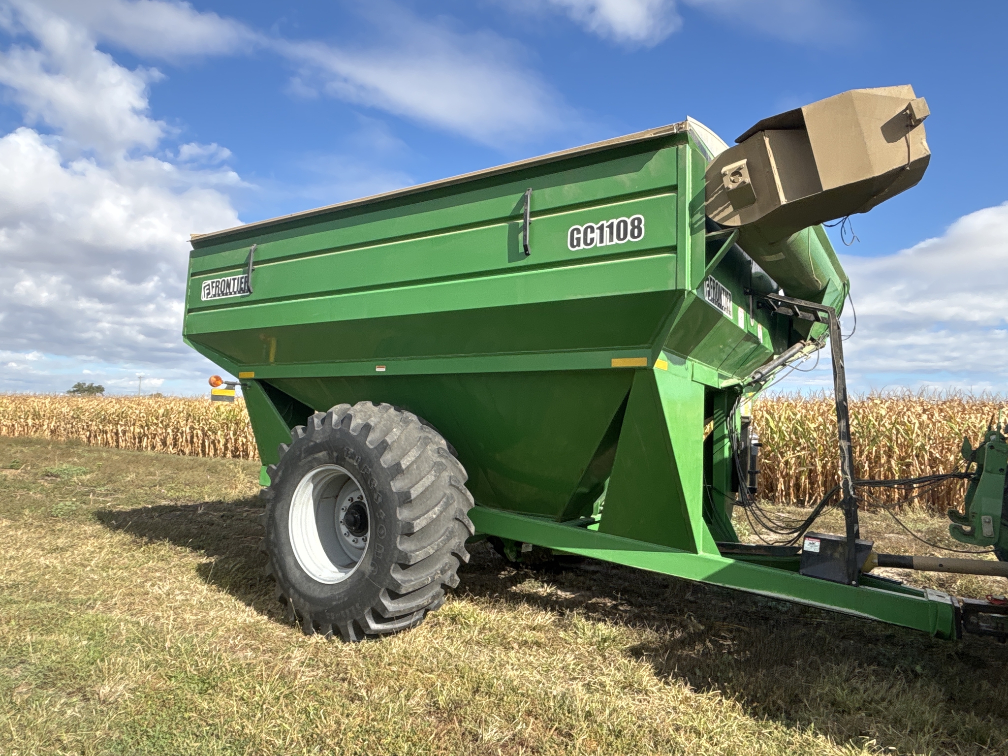 Used 2004 Frontier GC1108 Grain Carts at Koenig Equipment in Urbana, OH - PhotoXL0