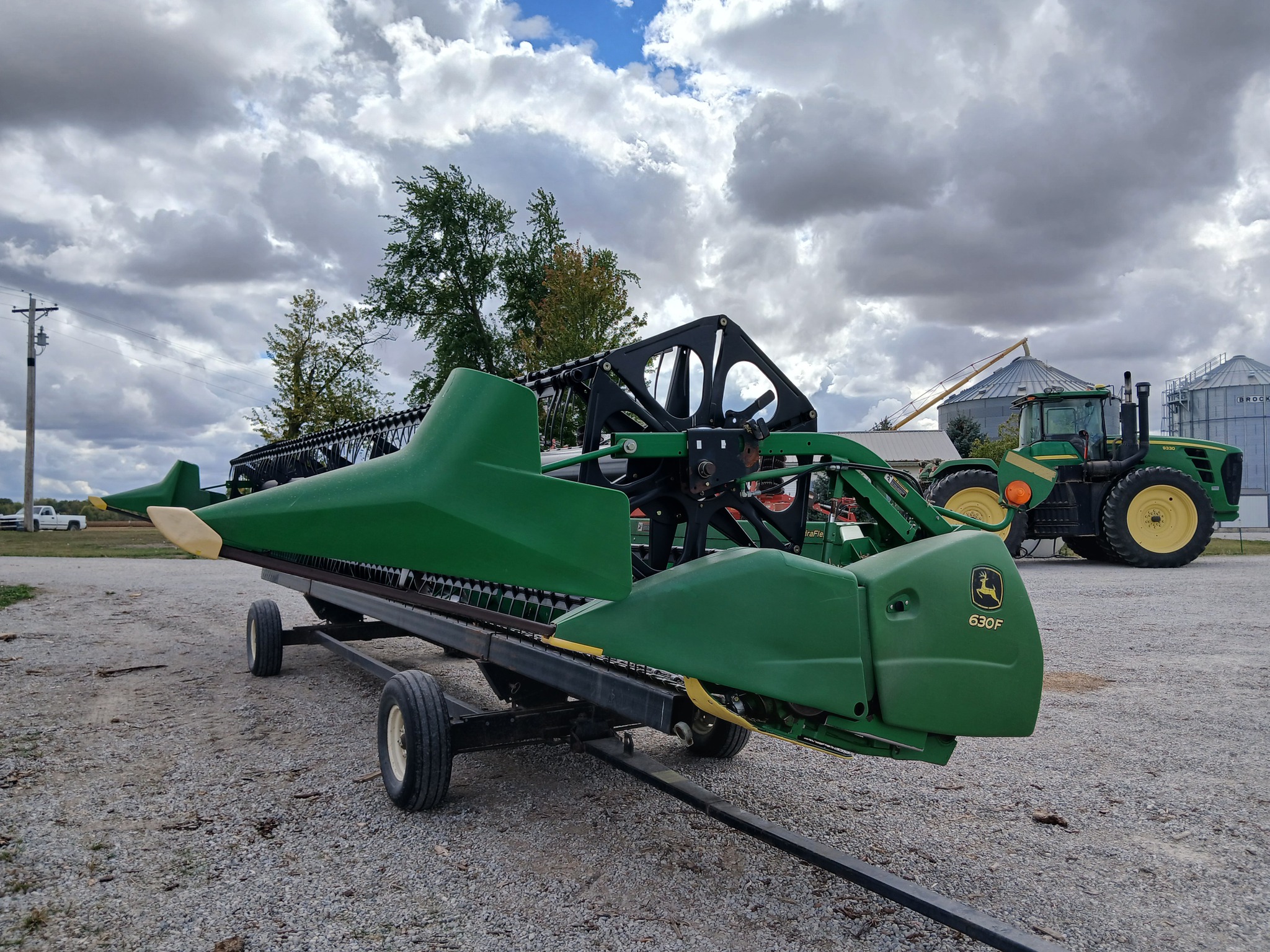 2010 John Deere 630F Image 1