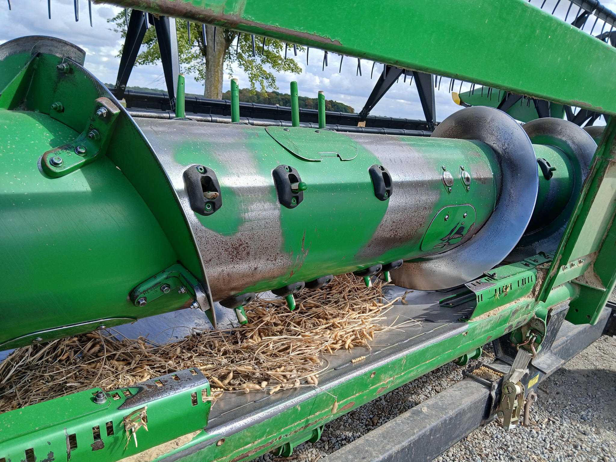 2010 John Deere 630F Image 6